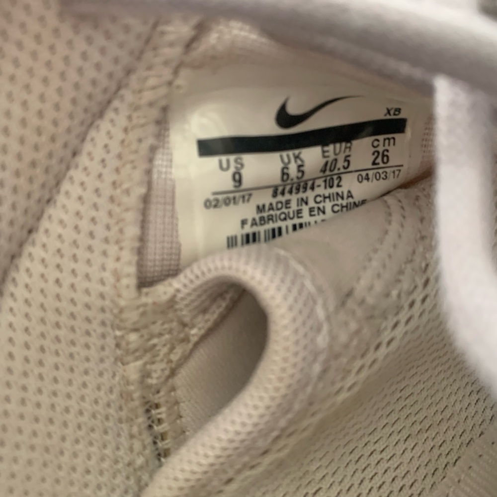 Nike Roche - Picture 2 of 2